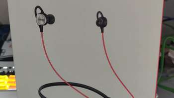 魅族 魅蓝 EP52 蓝牙运动耳机外观展示(包装|收纳袋)