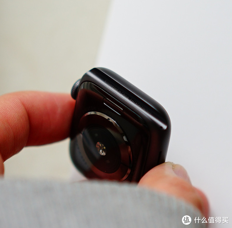 回首2018就一件事，我在大妈捡了一块APPLE WATCH 4