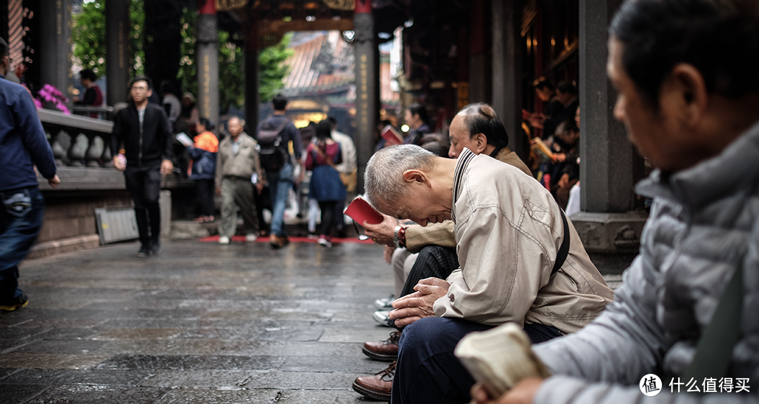 看了42款产品，我给爸妈找到了极致性价比的意外险