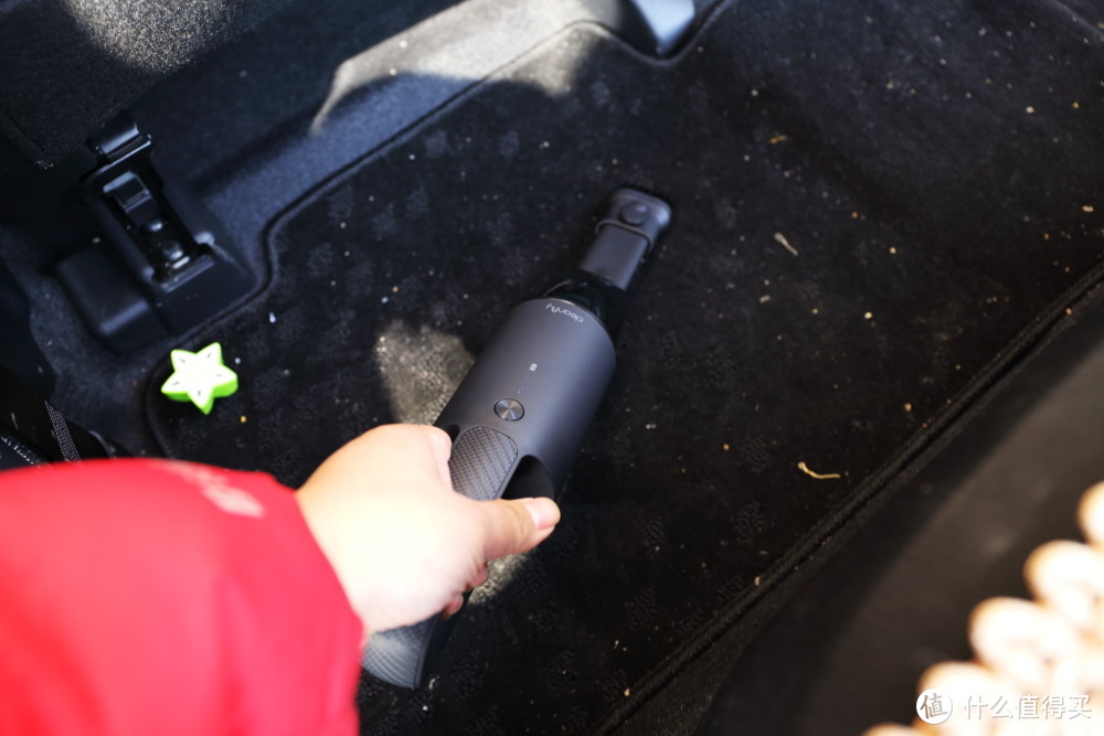 爱车除尘必备用品—清蜓车载便携吸尘器轻体验