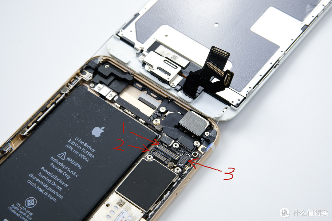 必须收藏：高清更换iPhone6s Plus电池步骤，告诉你一些会忽略致命的细节