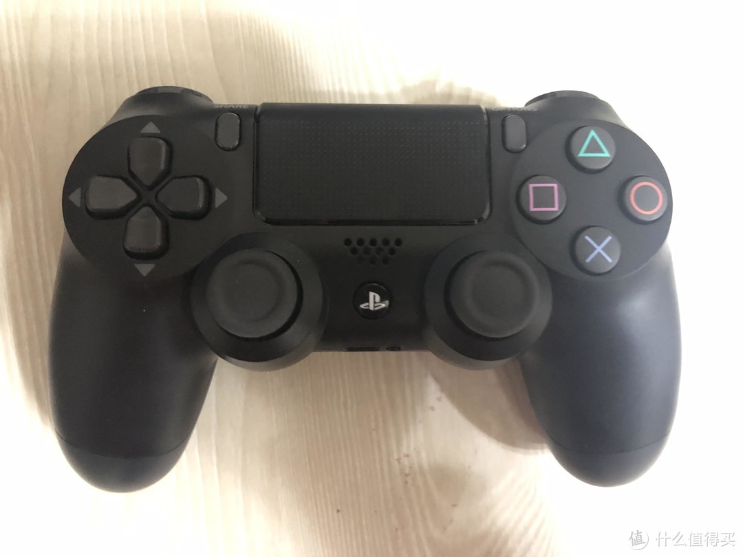 DUALSHOCK4手柄正面