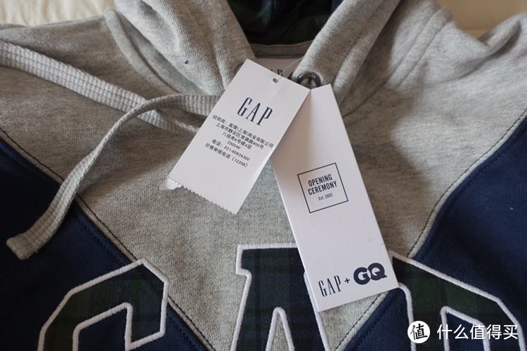 集结地表酷设计—GQ X GAP卫衣