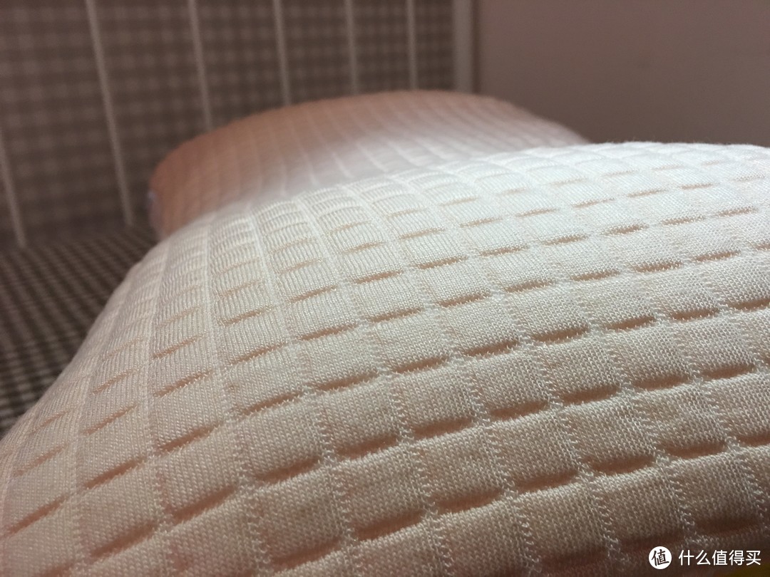 小巧可爱的高分子软管枕初体验——菠萝斑马粉色快眠枕