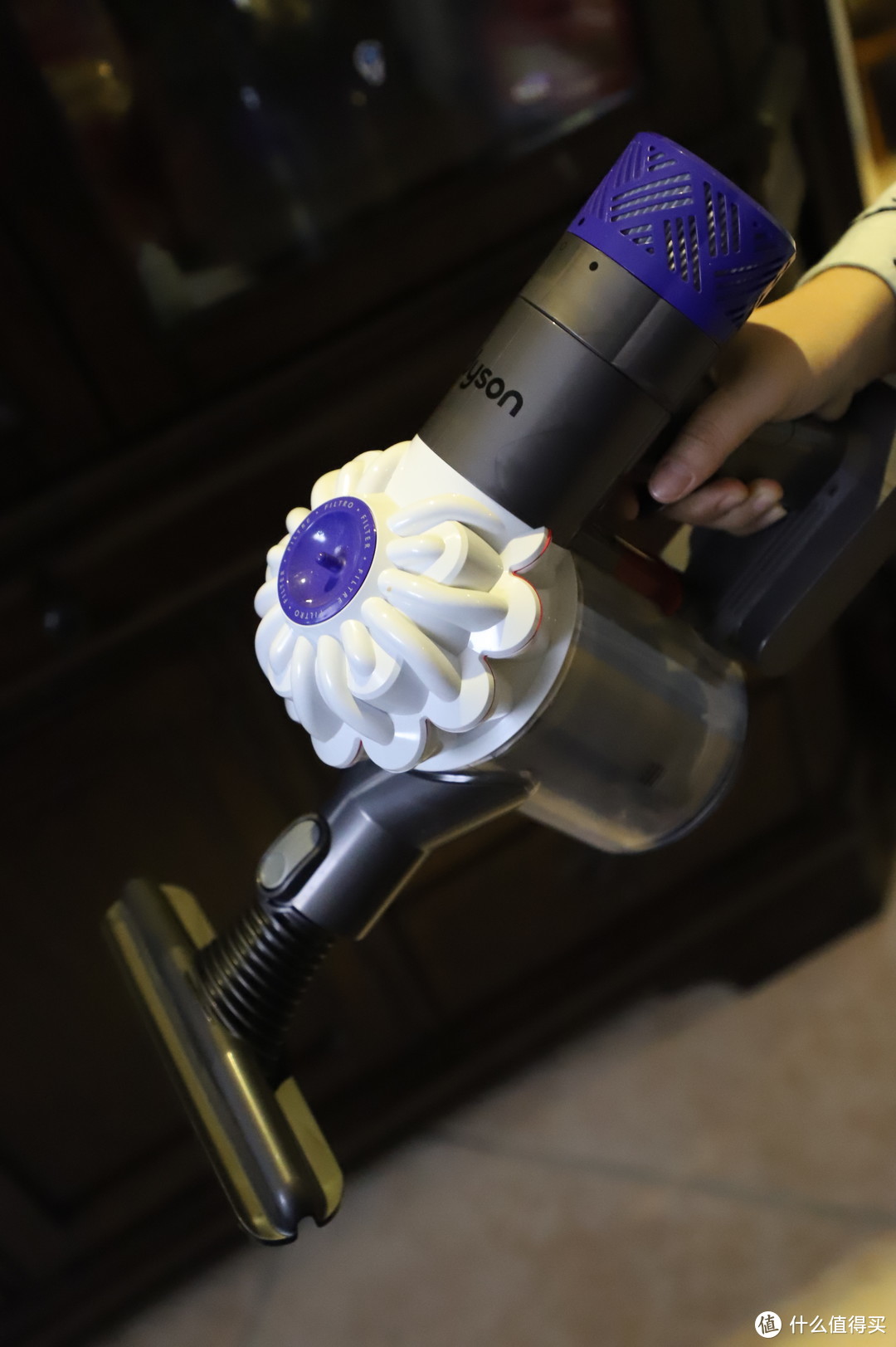 Dyson V6 EXTRA 官翻版，最便宜的戴森还能不能打？