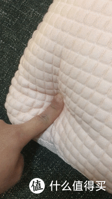 入睡快，还能缓解颈椎痛--菠萝斑马 快眠枕 人体工学高分子软管枕