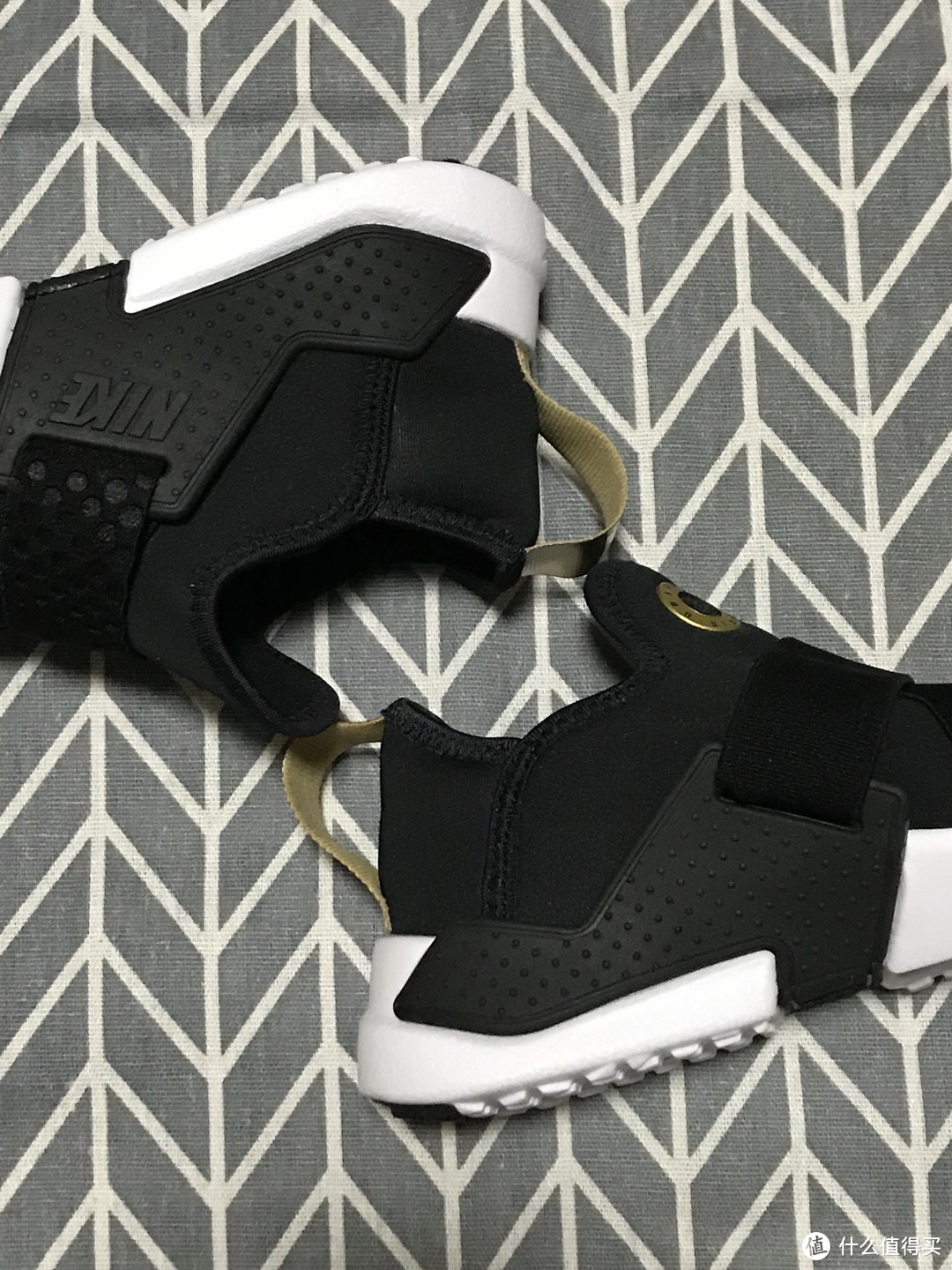 过年穿新鞋！Nike Huarache Extreme童鞋