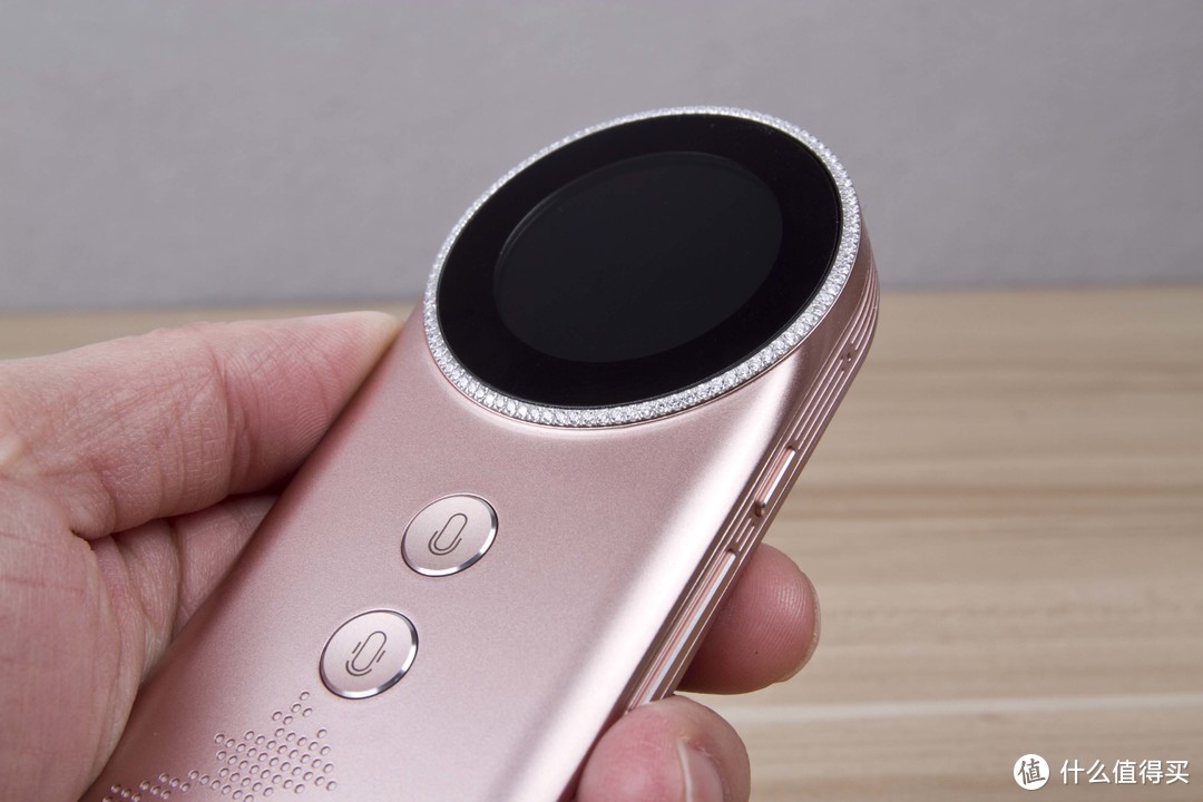 02秒同声翻译29国语言互译还能识别四川话作为一个2k的翻译机到底值不