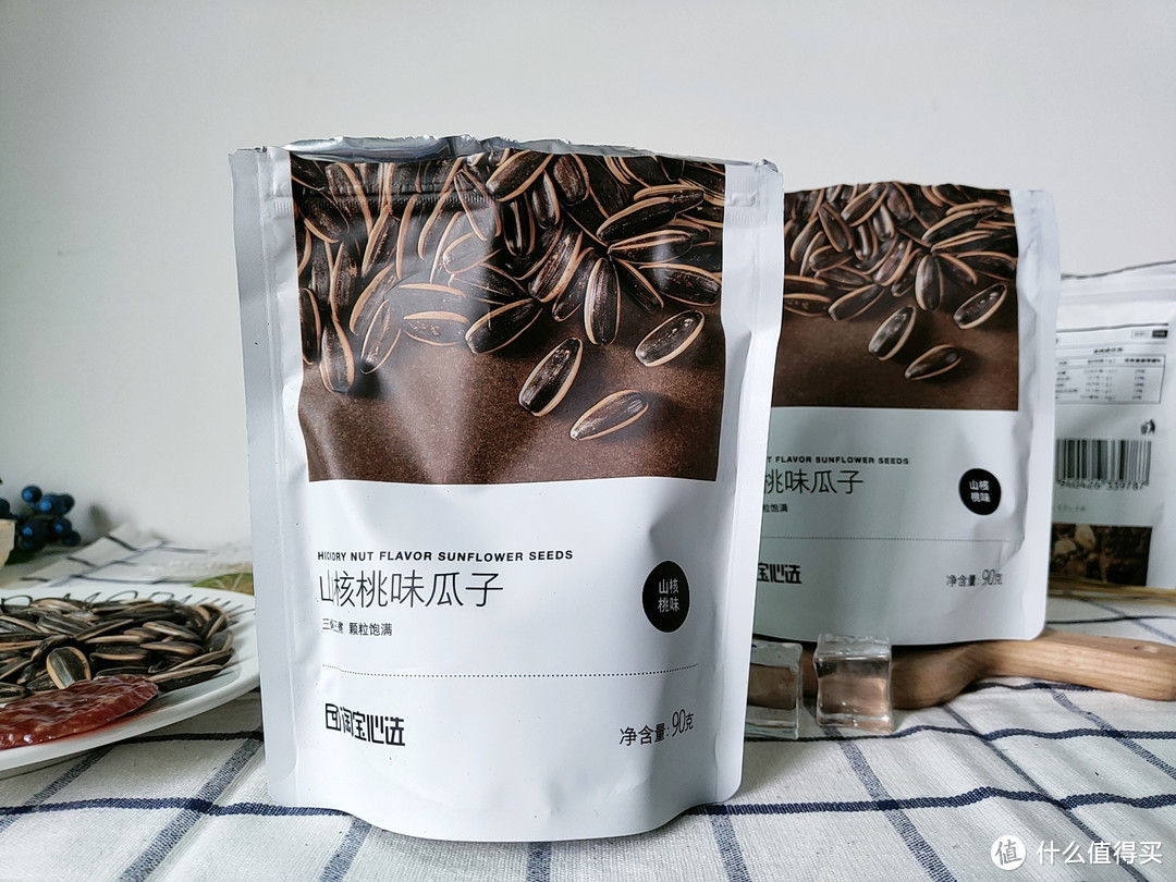 美食每刻不忘吃|淘宝心选 近猪者吃 零食大礼包654g 试吃评测