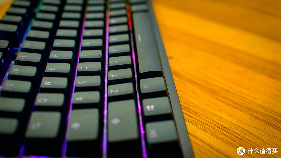 【RGB无感者的真香警告】DURGOD杜伽 K320金牛座Nebula机械键盘体验报告