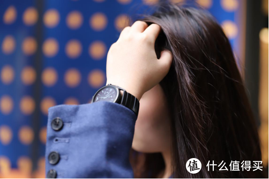 智能与时尚兼备，阿玛尼智能手表的新品是否值得入手？