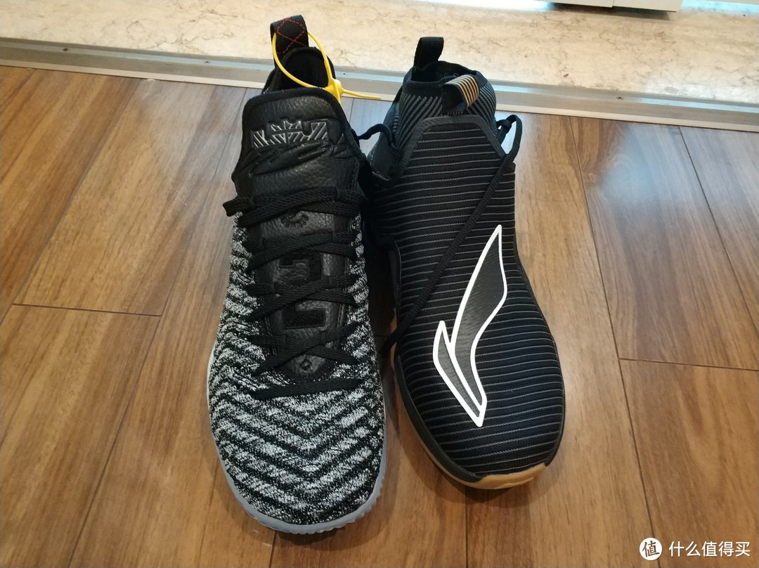 Nike42.5码和李宁43码，因为李宁没有42.5码