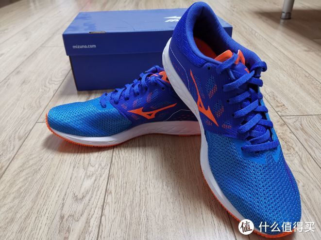 硬底鞋算不算好跑鞋？—Mizuno Wave Sonic 开箱测评