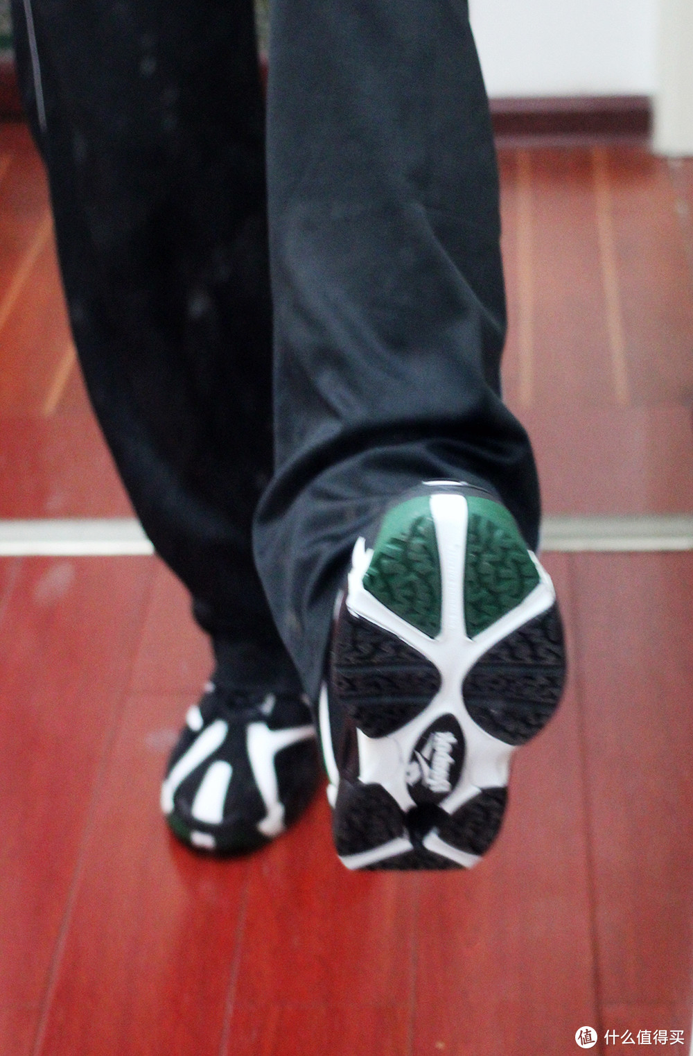 暴力美学时代的符号—Reebok Kamikazi  RBK 火山坎普一代篮球鞋简测