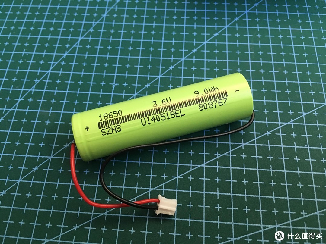 3.6v 9.0wh的18650电池，就是大约2500毫安，确实不小了