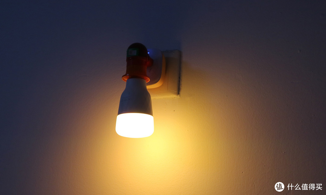 Yeelight LED灯泡彩光版体验：能听懂音乐的智能灯泡