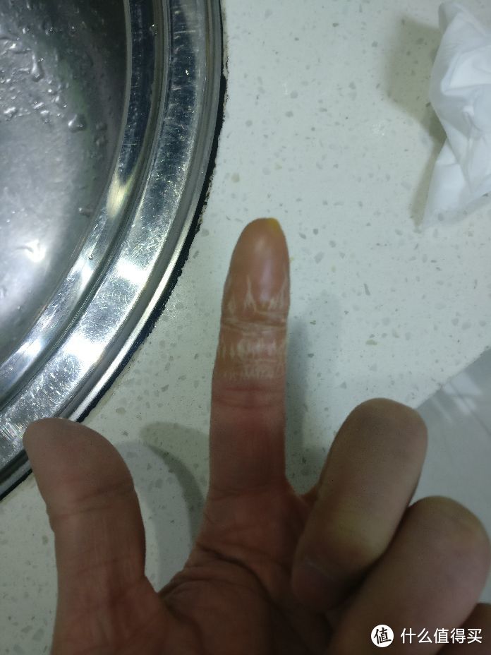 手指蘸蜡一次的样子