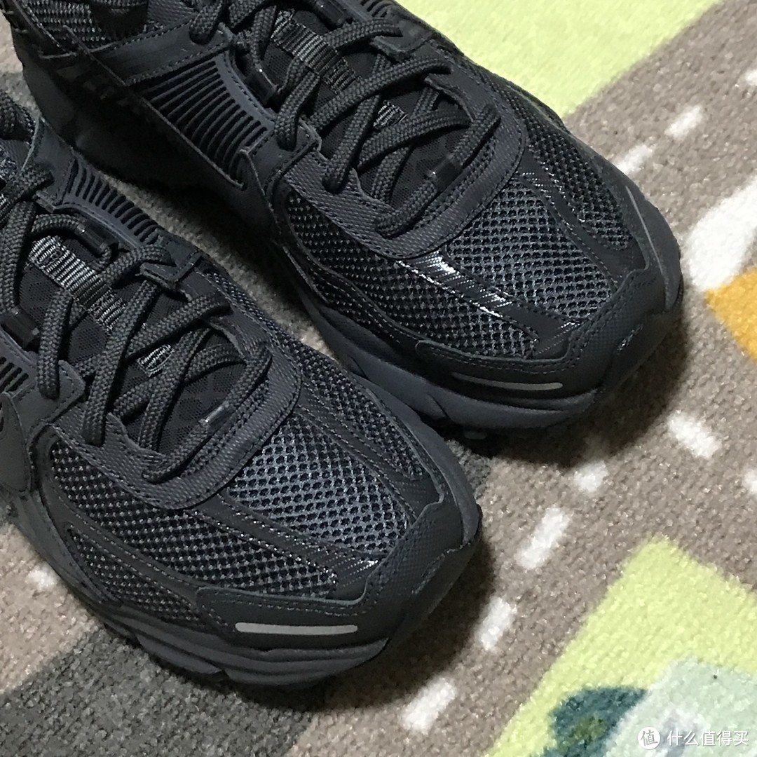 少了ACW光环的NIKE ZOOM VOMERO 5 SP 老爹跑鞋