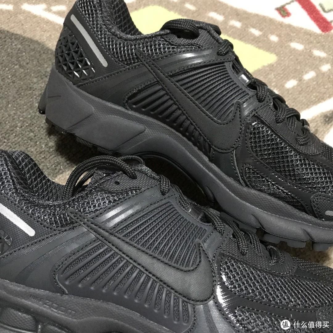 少了ACW光环的NIKE ZOOM VOMERO 5 SP 老爹跑鞋