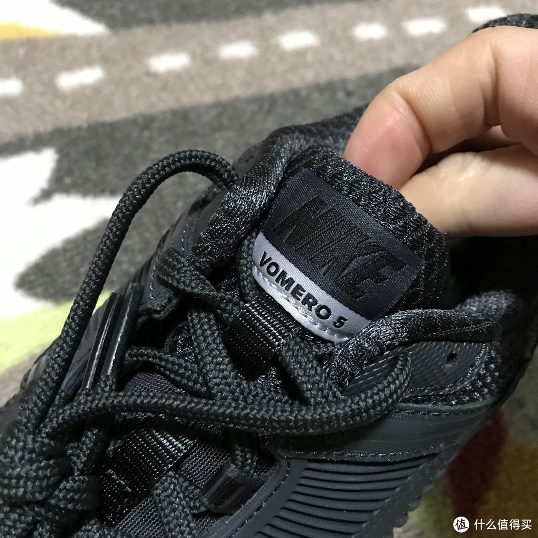 少了ACW光环的NIKE ZOOM VOMERO 5 SP 老爹跑鞋