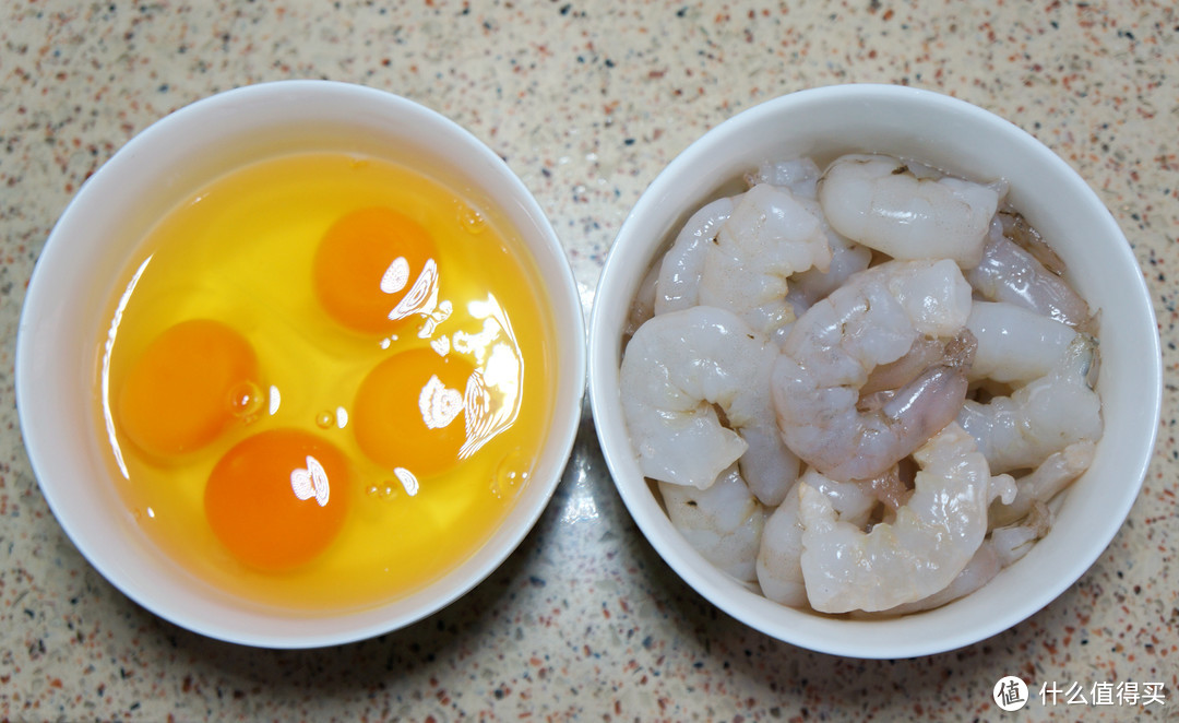 这三种食材做成一盘菜，不用味精却最鲜！家常下饭菜：三鲜虾仁跑蛋