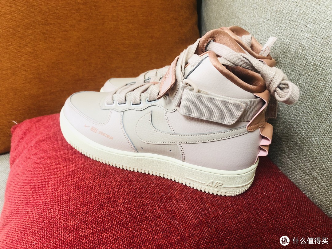 玫瑰金，黄鞋底，做旧解构真美丽----AIR FORCE 1 high