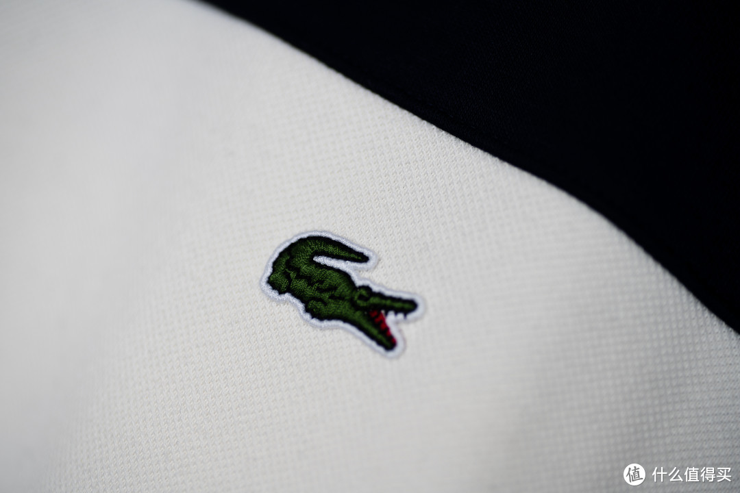 “这包挺酷的啊...”“8小时充满一个充电宝？”——LACOSTE INFINI-T 持久续航背包使用体验