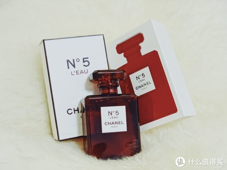 这个颜色像极了爱情Chanel香奈儿新年限量礼盒——香奈儿5号之水