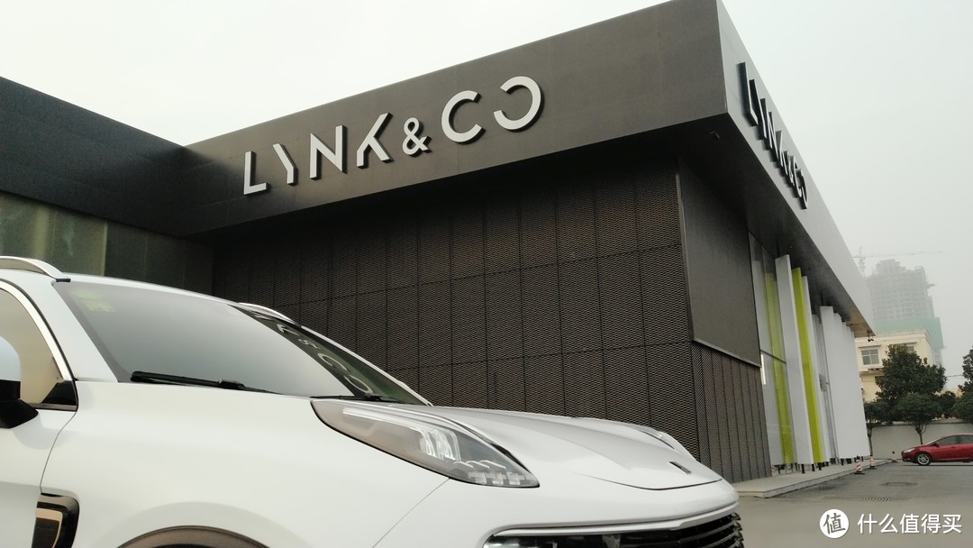 LYNK&CO-01