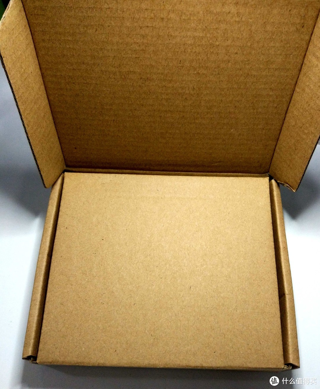 双侧纸盒包装，保护的严严实实的