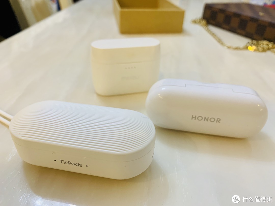 熊姐评测：不与 AirPods 争长短，三款国产性价比无线耳机横评