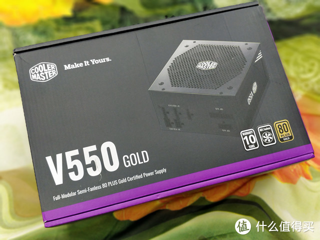 酷冷至尊V550GOLD电源，确保良好散热的同时更为安静体验感