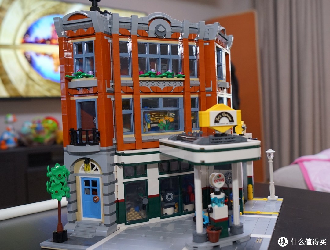 走向怀旧时代的街景——Lego 10264 街角修车厂