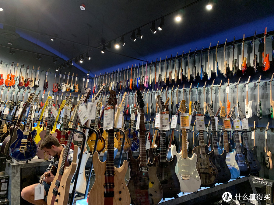 吉他党游记：参观美国好莱坞最大的吉他中心（攻略+海量图片）