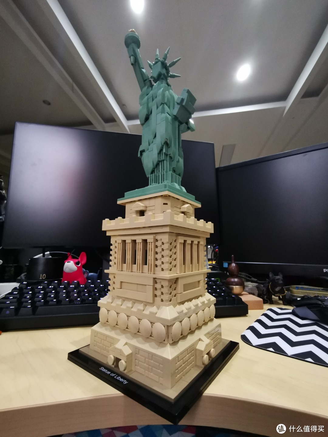 乐高（LEGO）建筑系列—桌面上的自由女神像