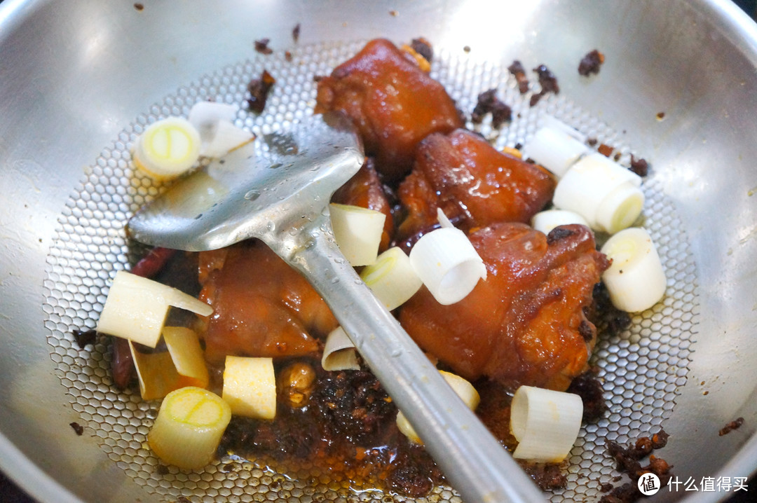 炒糖色0失败的秘诀！火锅底料哪种最好味？猪蹄怎么做最简单？