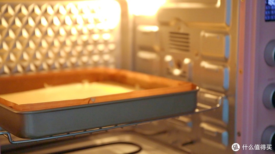（视频）蜂蜜黄桃慕斯蛋糕～原来蜂窝状是这样做出来的
