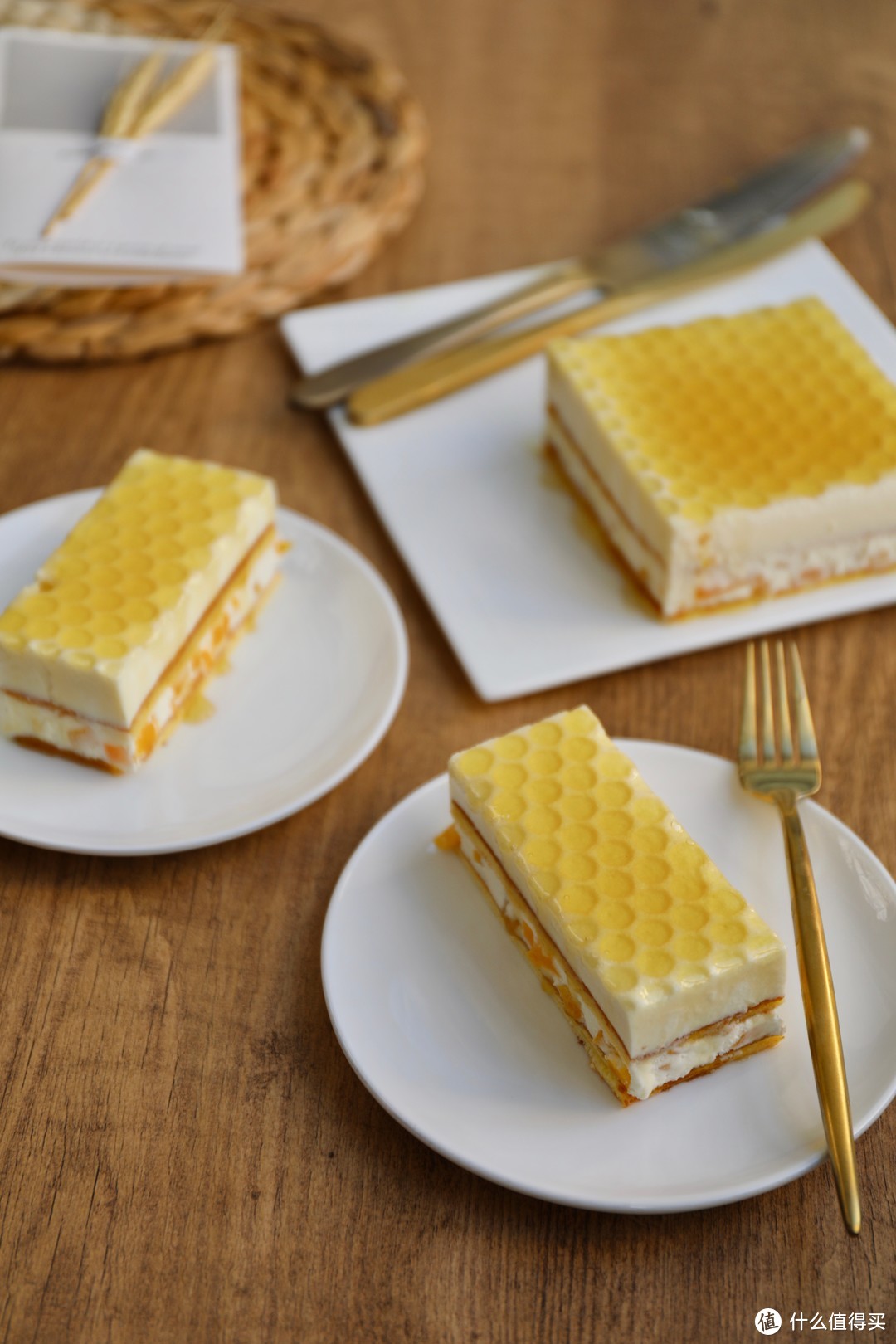 (视频)蜂蜜黄桃慕斯蛋糕～原来蜂窝状是这样做出来的