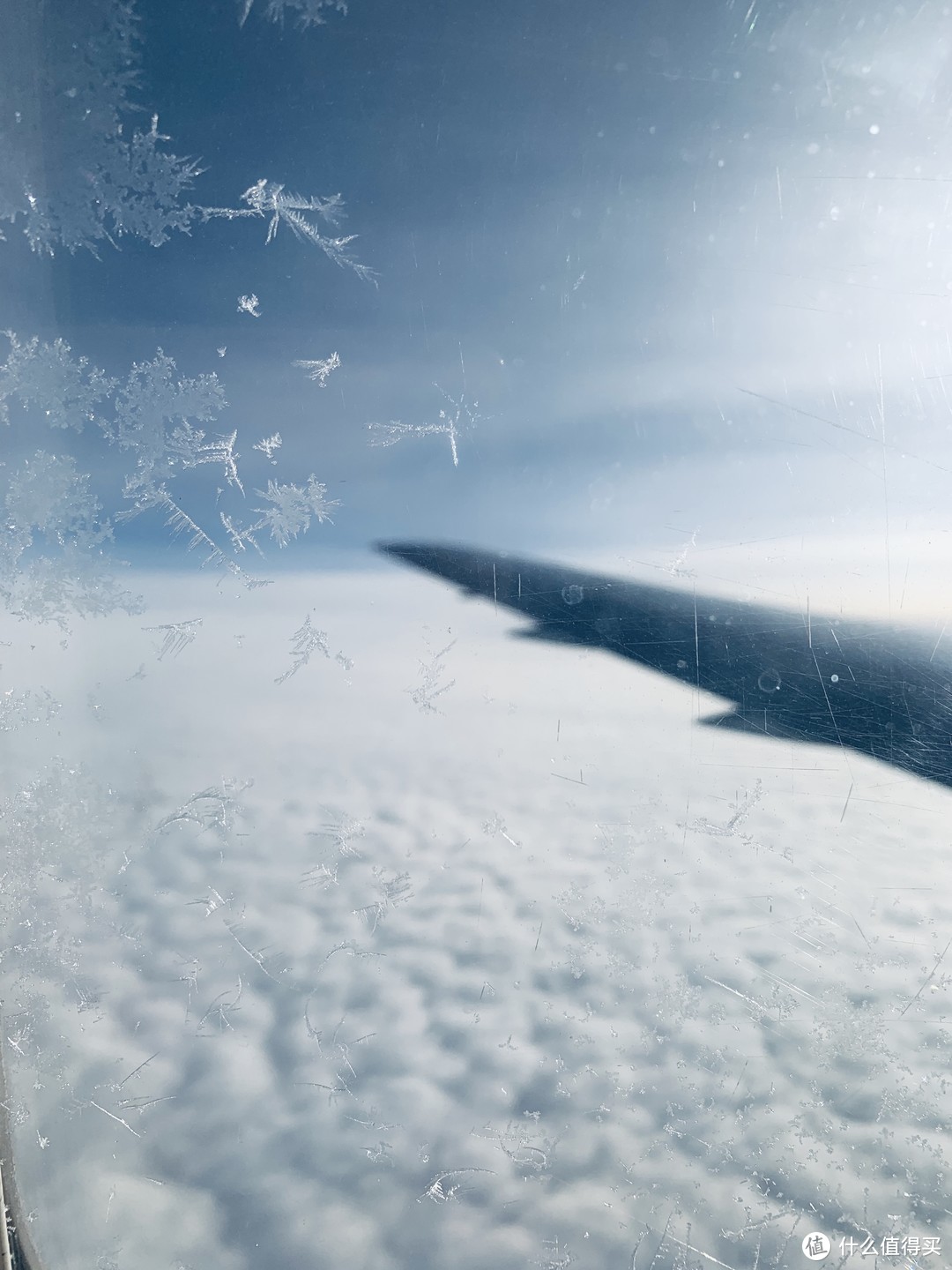 可以看见窗外的雪花