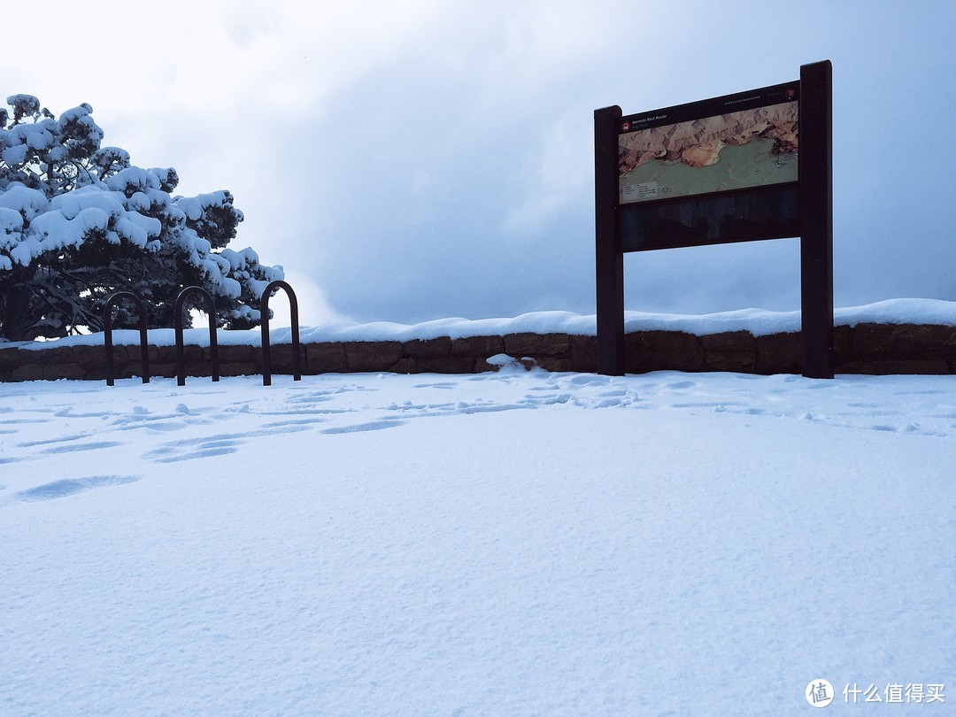 山上积雪已到小腿