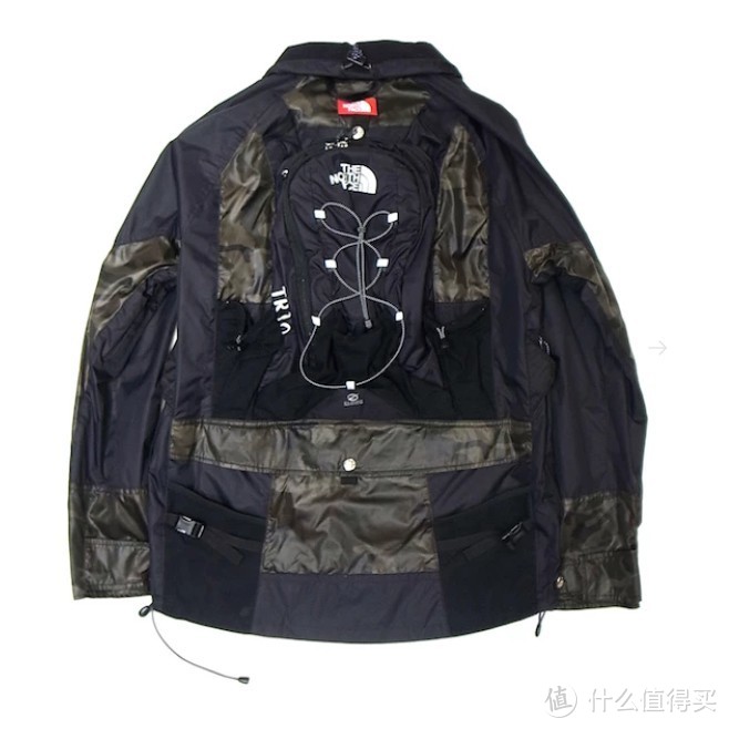 穿着的背包 THE NORTH FACE&渡边淳弥推合作款机能风夹克