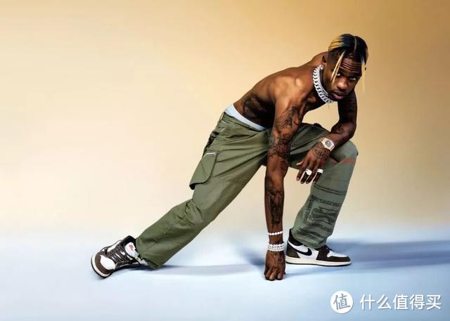 因为怕老婆，Travis Scott 设计了一款可以藏私房钱的鞋