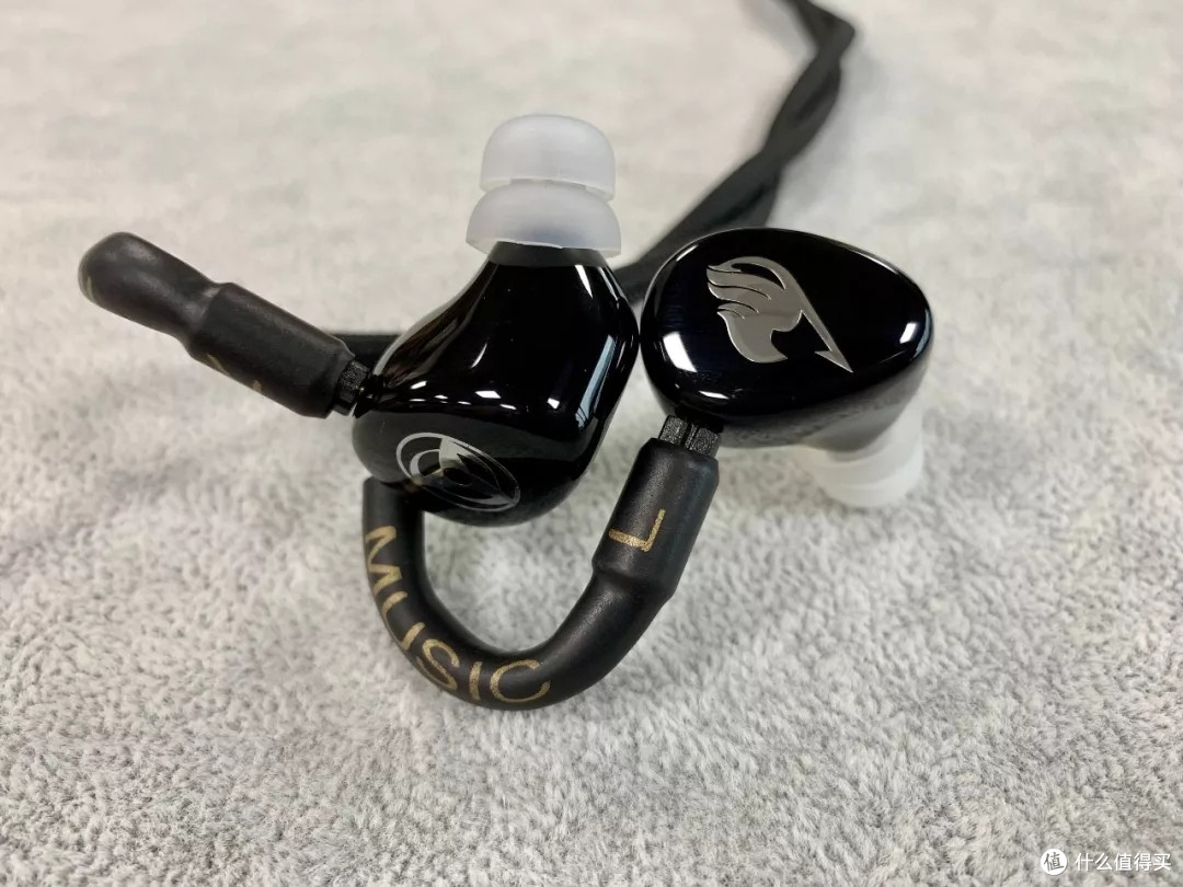 【女武神】(搭配【黑魔王】耳机线)的提升可以说是全方位的