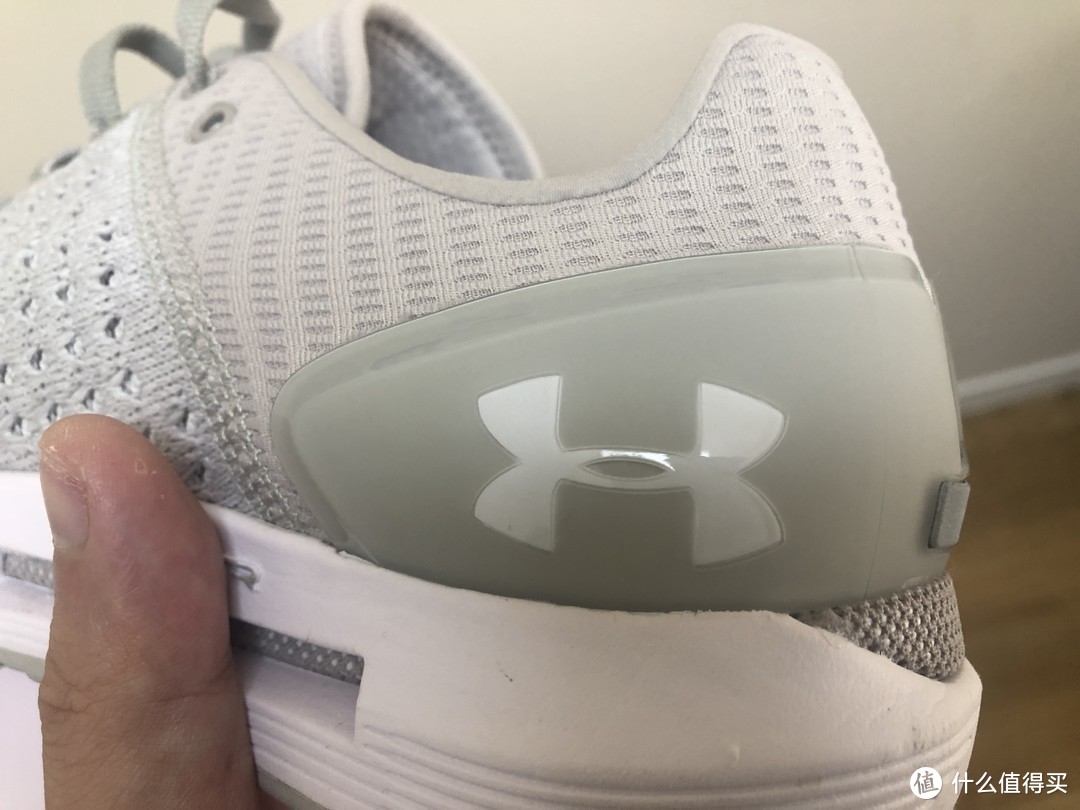 HOVR系列中真正的实用派—Under Armour 安德玛 HOVR Sonic NC 跑鞋开箱