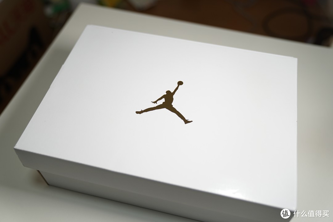 淤泥红 Air Jordan 4 silt red，我的第一双AJ和第二双AJ居然只隔了2个小时，脱非入欧抽中了两双鞋