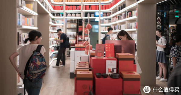 广州某书店，K11里？忘了