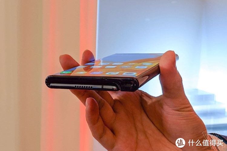 华为5G折叠屏手机HUAWEI Mate X发布