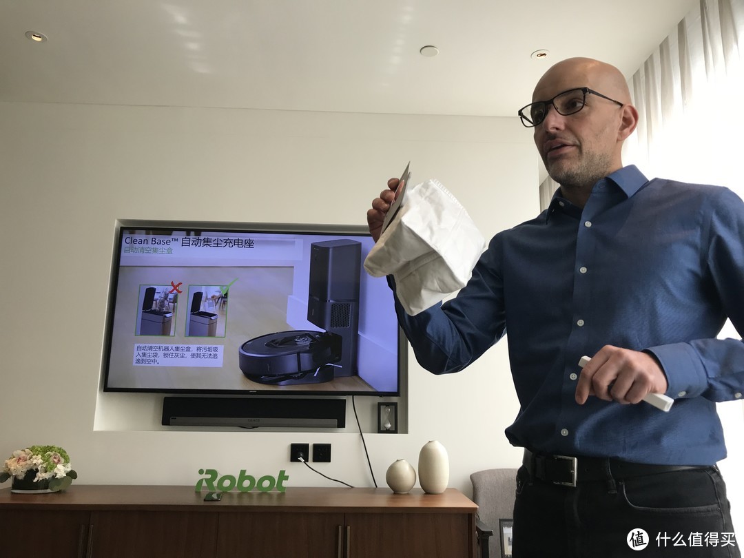 iRobot发布革命性新品:能自动倒垃圾的Roomba i7 +扫地机中国正式亮相