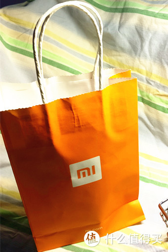 从小米之家购买配套的袋子，橙色有点迈凯伦的调调