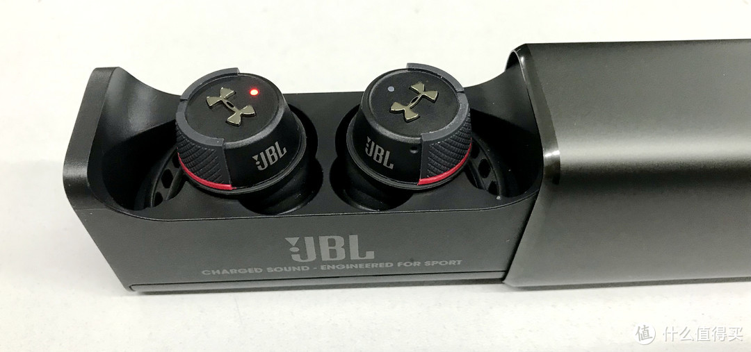 佩戴牢固—JBL UA FLASH真无线蓝牙运动耳机简单评测